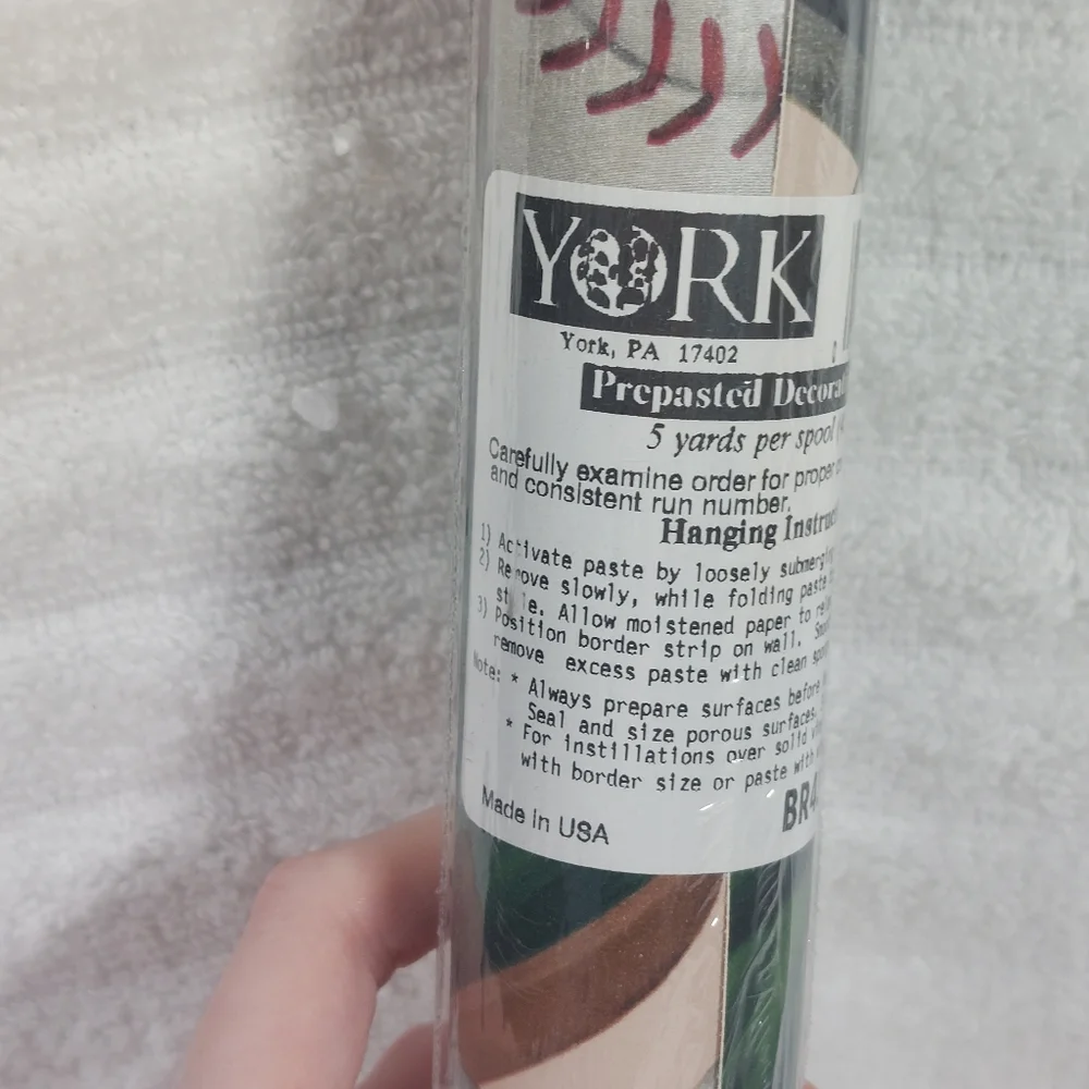 York Wall Borders Prepasted Decorative Wallpaper Sports Kids Balls New 5 yards